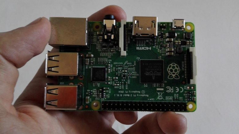 Raspberry Pi v praxi podruhé: Detailní test miniaturního počítače #Věda