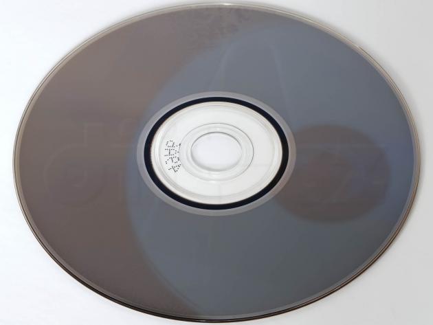 DVD+RW Verbatim 8× po 15 týdnech pod UV lampou - stav po Full Erase