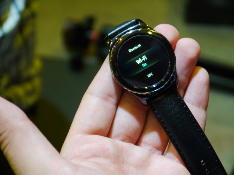 Samsung Gear S 2 025