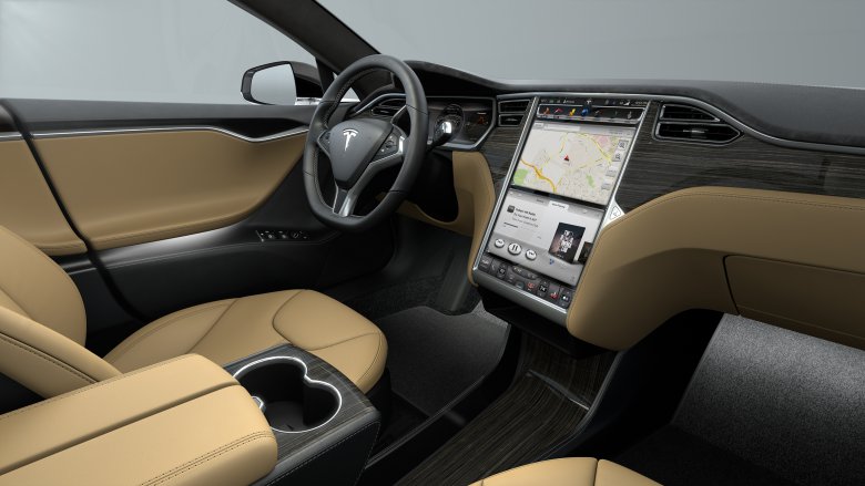 Tesla Model S P 85 D Interier