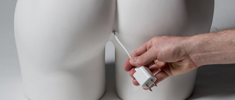 Sexy Smartphone Charger Crop Thumb