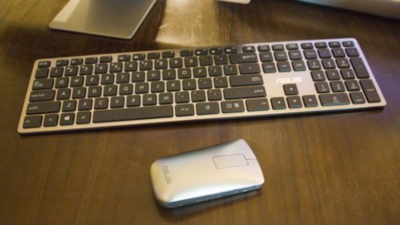 Asus Transformer AiO - klávesnice a myš