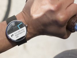 Moto 360 Press