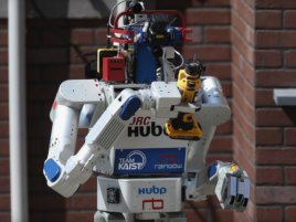 Robot Soutez Darpa